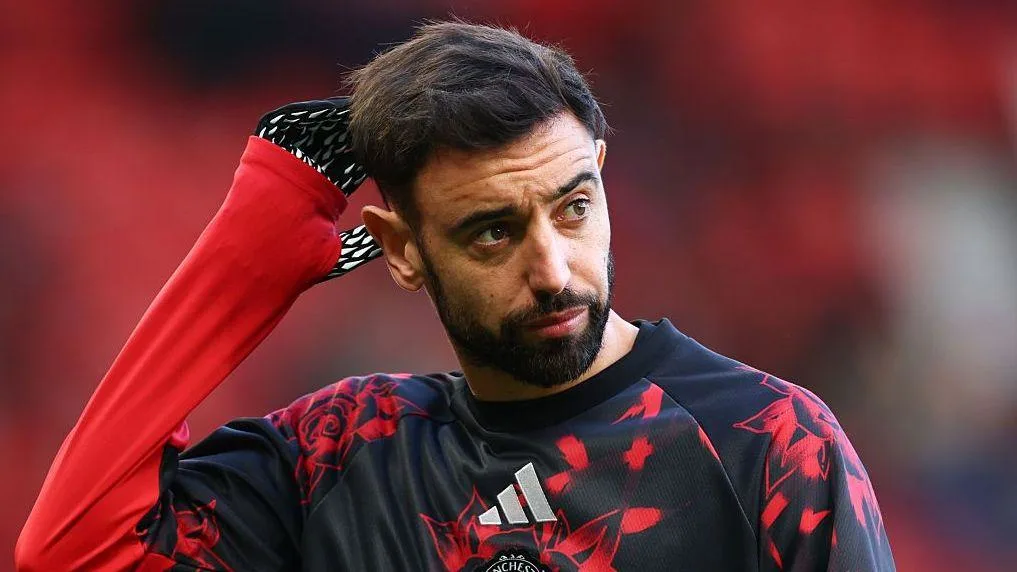Bruno Fernandes confirmed to retain Manchester United captaincy